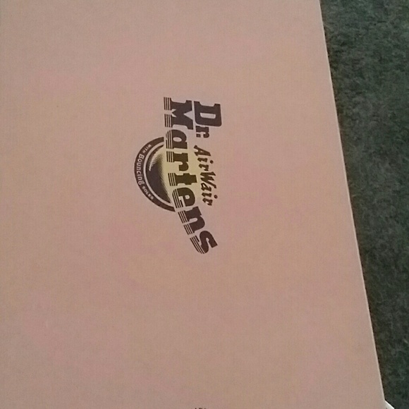 BRAND NEW!! TALL BLACK PATENT BOOTS - Picture 2 of 4